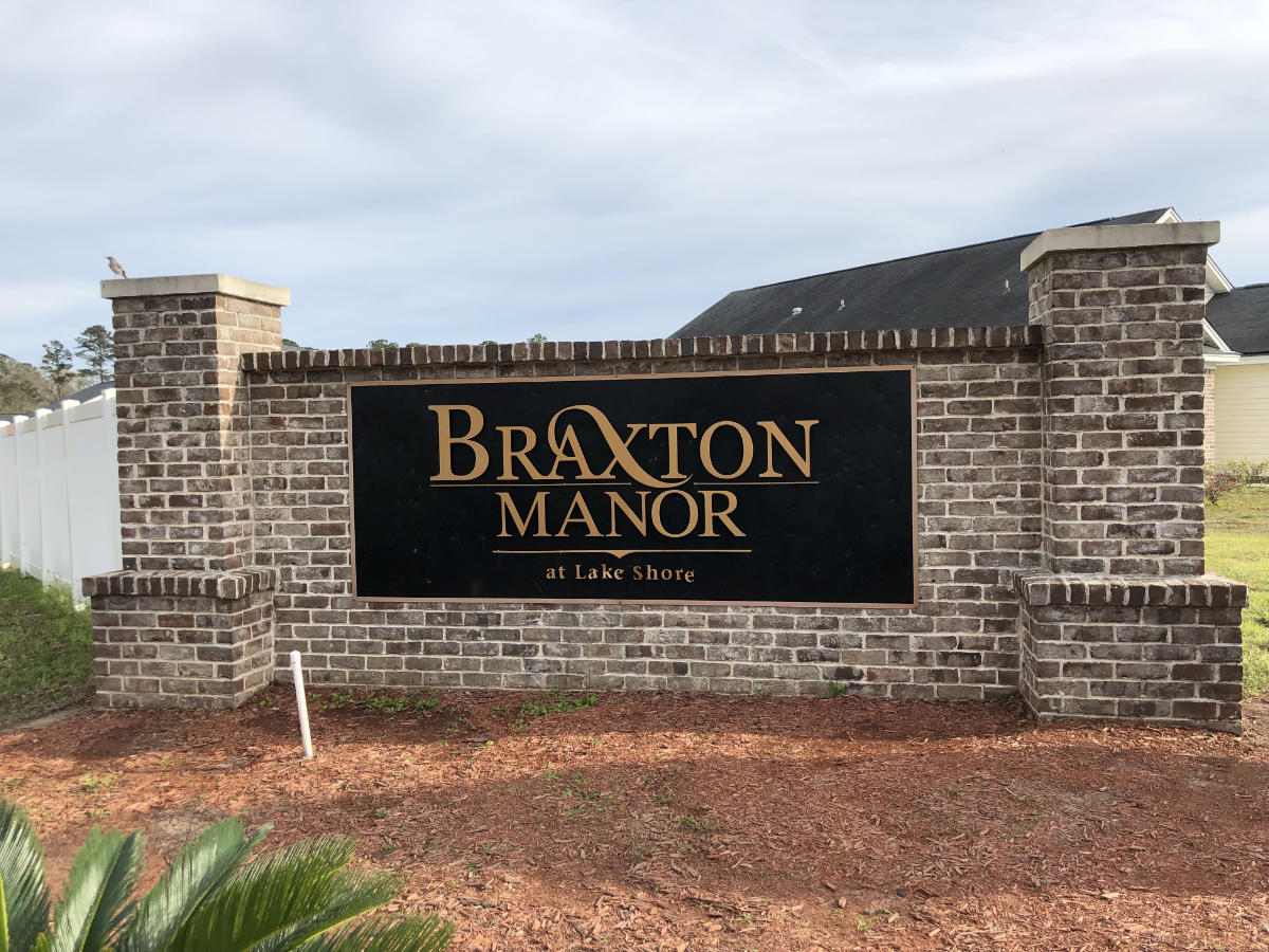 Braxton Manor Entrance