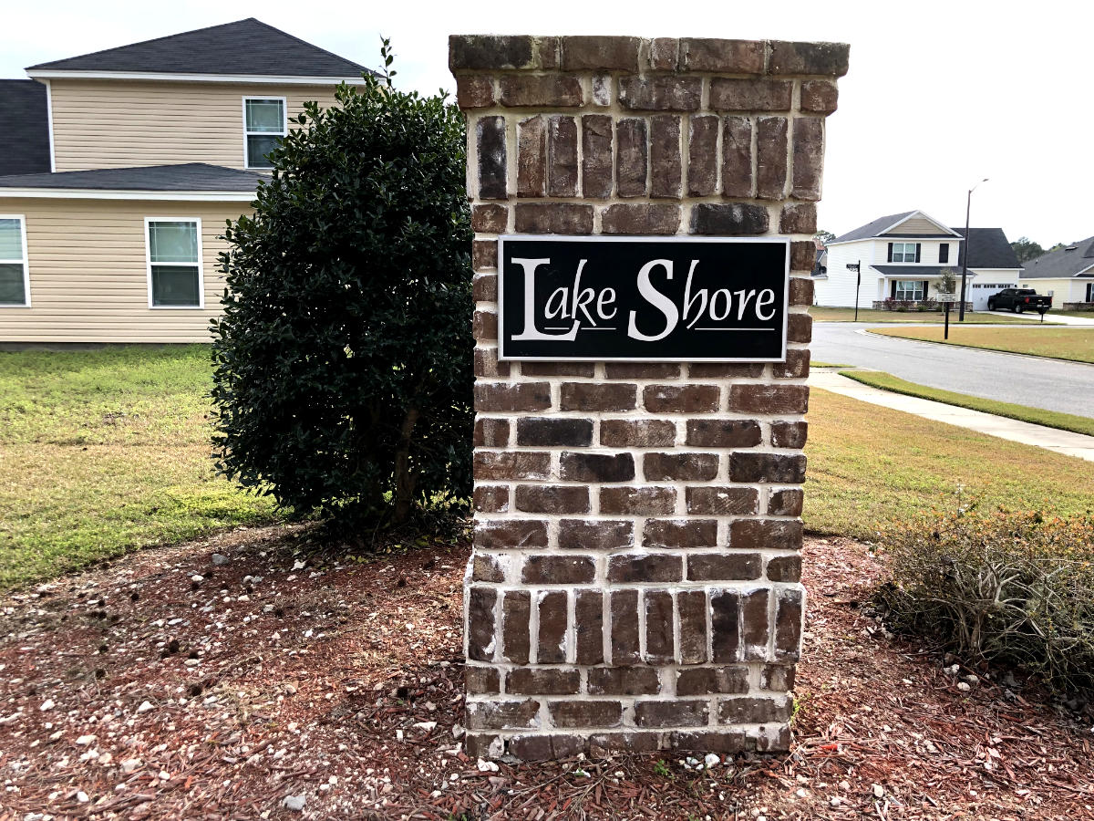 Lake Shore Blvd Entrance