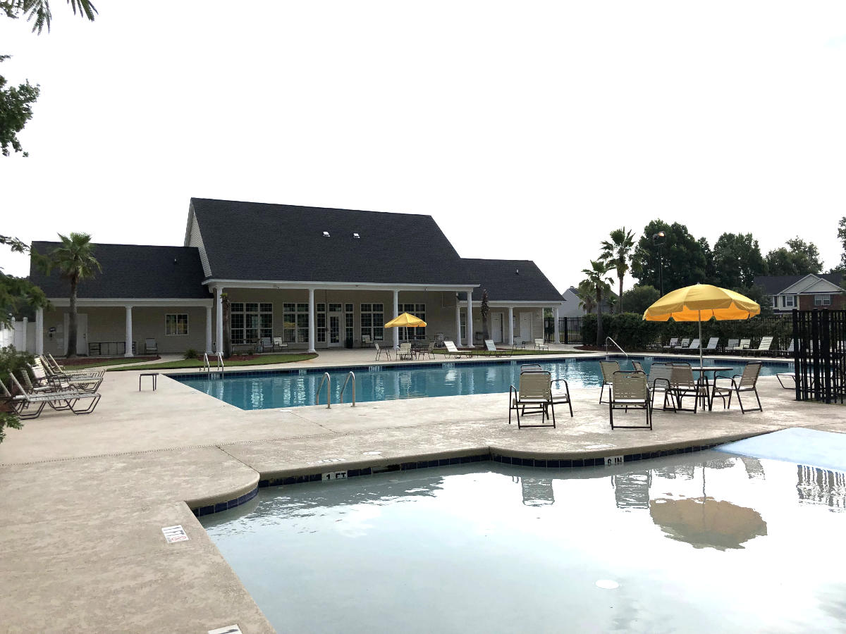 Lake Shore Swimming Pool